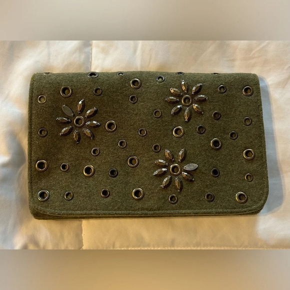 Shiraleah Chicago Felted Clutch Olive Green - Picture 1 of 8